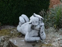 Gartendekoparadies Gnome-Ce gnome est sur le point d'éclater de rire