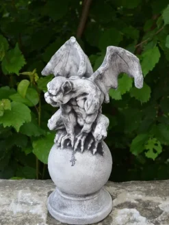 Gartendekoparadies Gargouilles-Dragon gargouille sur ballon