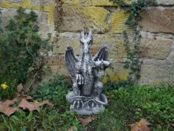 Gartendekoparadies Animaux-dragon sur un piédestal