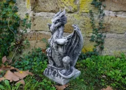 Gartendekoparadies Animaux-dragon sur un piédestal