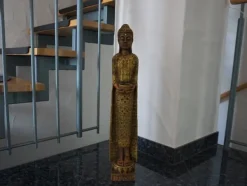 Gartendekoparadies Bouddhas-Figure étroite de Bouddha dans des tons bronze exclusifs