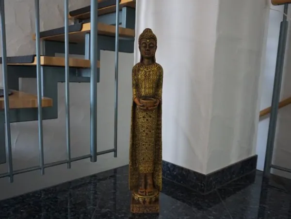 Gartendekoparadies Bouddhas-Figure étroite de Bouddha dans des tons bronze exclusifs
