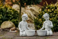 Gartendekoparadies Enfants & Anges|Jardinières-Fille avec bol de plantes