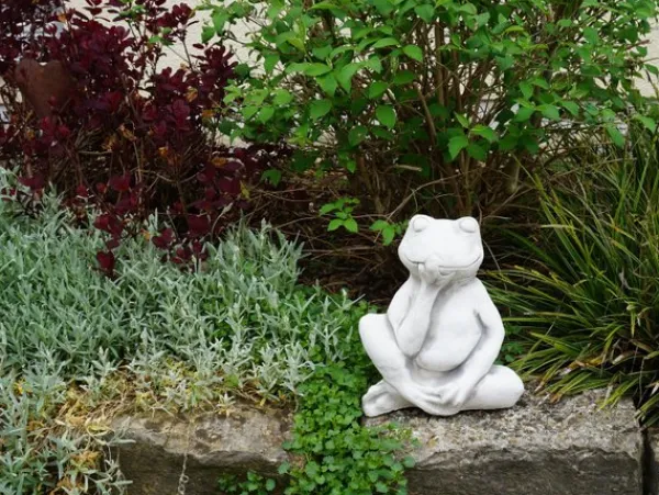 Gartendekoparadies Animaux-Flips – la grenouille réfléchie