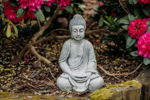 Gartendekoparadies Bouddhas-Grande statue de Bouddha en coloris gris