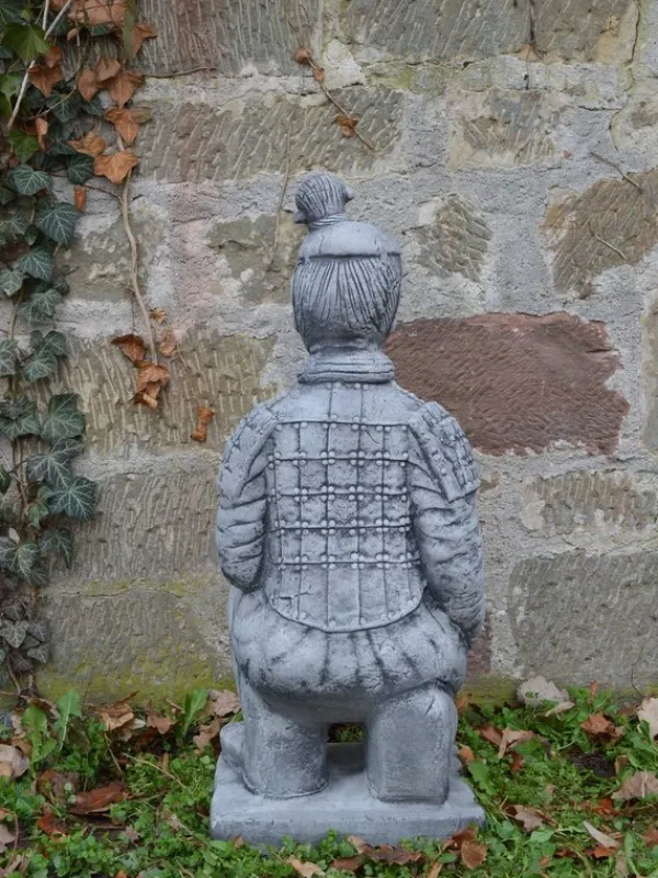 Gartendekoparadies Figures & Statues-Guerrier chinois en terre cuite agenouillé