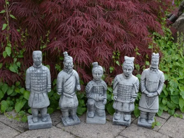 Gartendekoparadies Figures & Statues-Guerrier debout en terre cuite