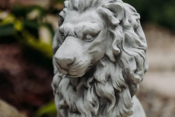 Gartendekoparadies Animaux-Lions avec ballon à droite