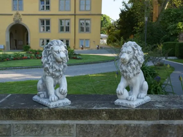 Gartendekoparadies Animaux-Lions avec ballon à gauche