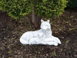 Gartendekoparadies Animaux-Louve avec petit chiot