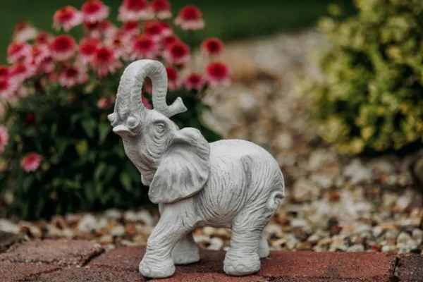 Gartendekoparadies Animaux-Éléphant trompette