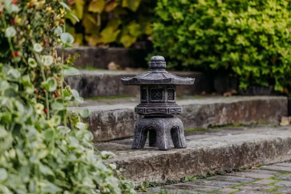Gartendekoparadies Lanternes En Pierre-Oki-gata-yukimi : lanterne japonaise en pierre de style ancien