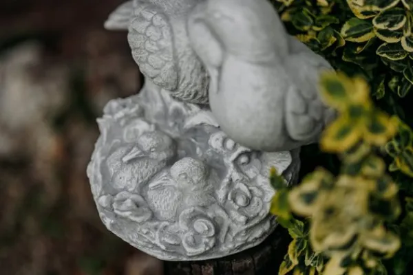 Gartendekoparadies Animaux-Paire de pigeons avec progéniture