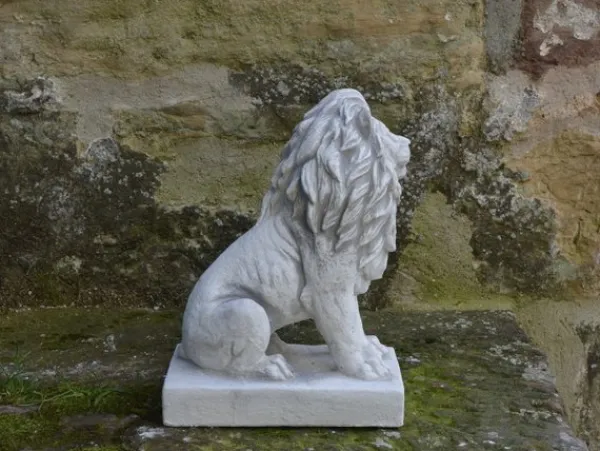 Gartendekoparadies Animaux-Petit lion tourné vers la gauche