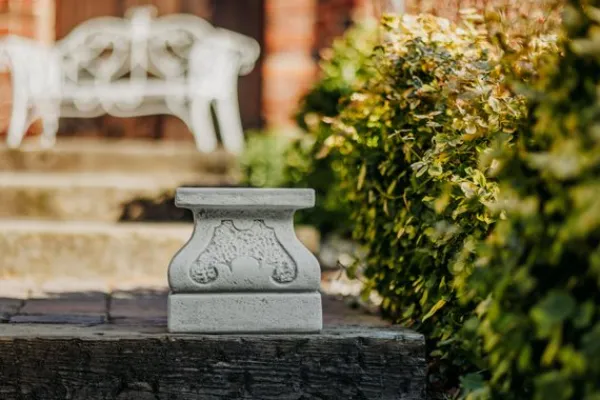 Gartendekoparadies Colonnes & Socles-Piédestal avec un format spécial