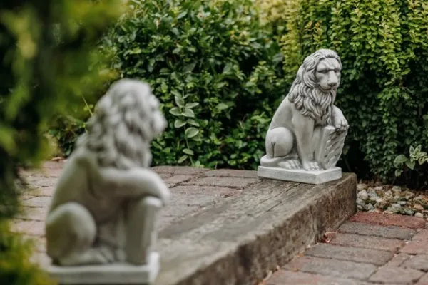 Gartendekoparadies Animaux-Prix ????spécial: Paire de Lions avec Bouclier