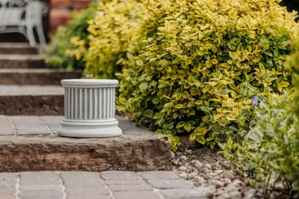 Gartendekoparadies Colonnes & Socles-Socle élégant à cannelures
