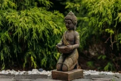 Gartendekoparadies Bouddhas-Statue de Bouddha enchanteresse sur un piédestal
