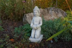 Gartendekoparadies Bouddhas-Statue de Bouddha enchanteresse sur un piédestal