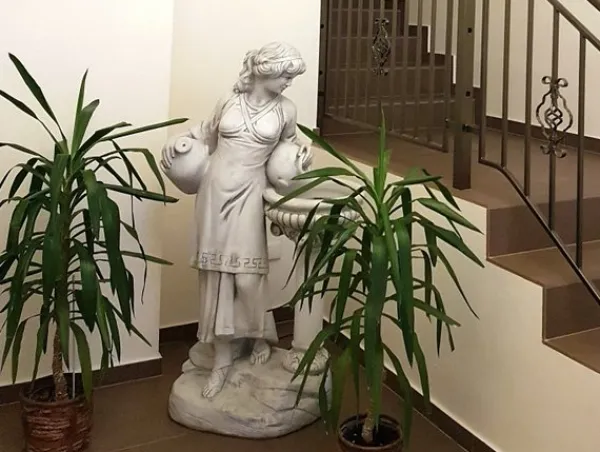 Gartendekoparadies Figures & Statues-Statue de femme au bain d'oiseau
