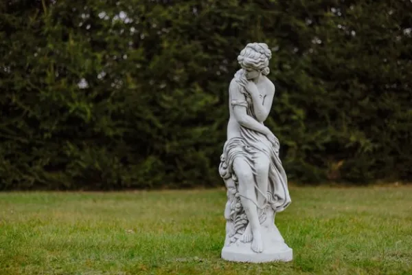 Gartendekoparadies Figures & Statues-Statue de femme sur socle