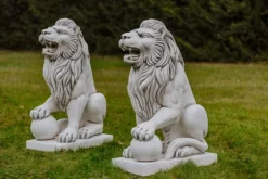 Gartendekoparadies Animaux-Statue de lion à gauche avec ballon