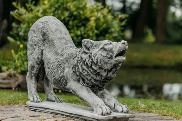 Gartendekoparadies Animaux-Statue de loup : en attaquant
