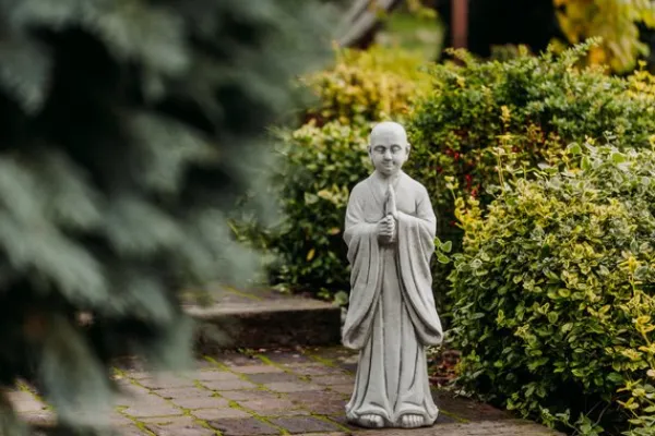 Gartendekoparadies Bouddhas-Statue debout d'un moine bouddha