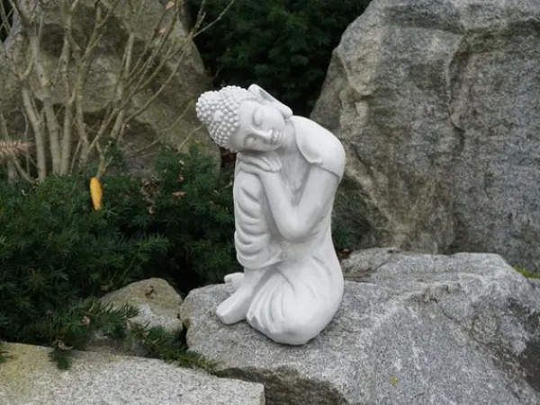 Gartendekoparadies Bouddhas-Statue d'un bouddha agenouillé