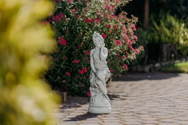 Gartendekoparadies Figures & Statues-Statue d'une femme avec une robe richement drapée