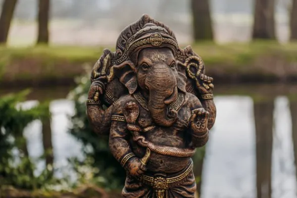 Gartendekoparadies Figures & Statues|Bouddhas-Statue en pierre du divin Ganesha dans une palette de couleurs exclusive