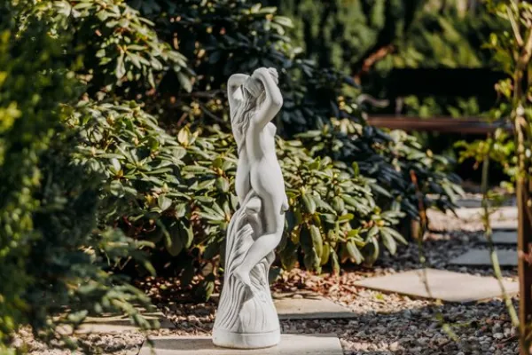 Gartendekoparadies Figures & Statues-Statue érotique d'une femme aux cheveux flottants