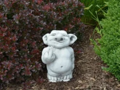 Gartendekoparadies Trolls-Troll montre le majeur