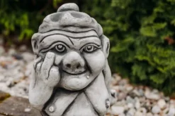 Gartendekoparadies Trolls-Troll XXL : Mamie montre le majeur