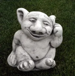 Gartendekoparadies Trolls-Troll XXL avec un doigt dans l'oreille