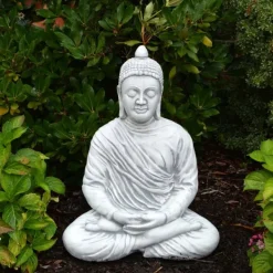 Gartendekoparadies Bouddhas-Une immense statue de Bouddha orne le jardin ou la terrasse